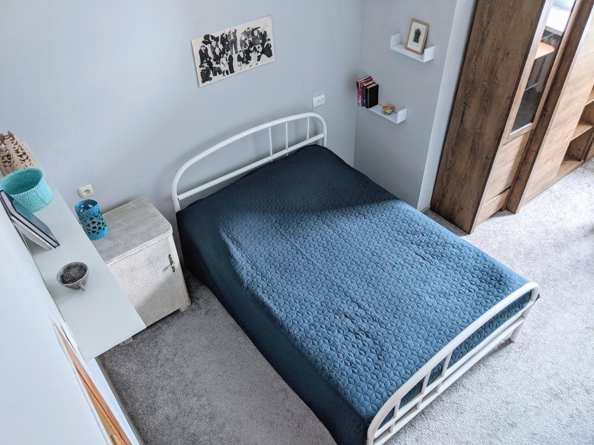 Entire 2-Bedroom Authentic Flat 基輔 外观 照片